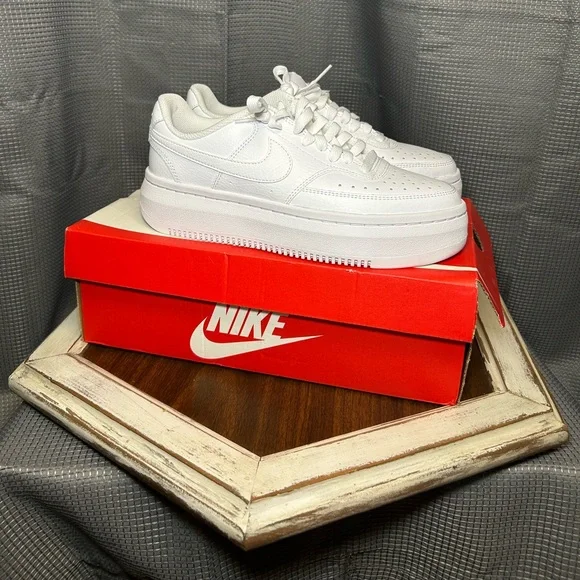 Nike Women's Court Vision Alta 8.5 New - Picture 2 of 7